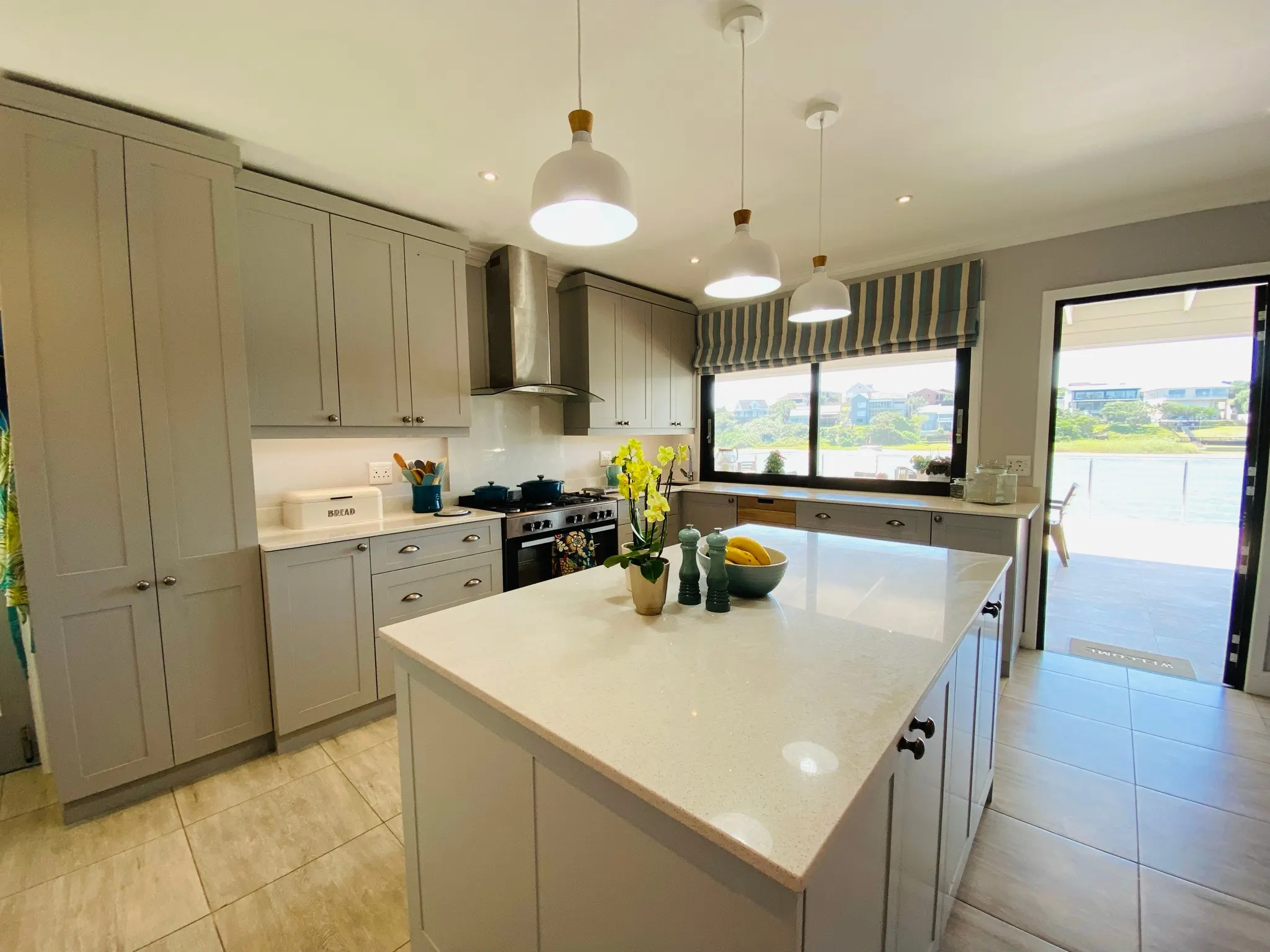 Pale stone in a classic grey kitchen