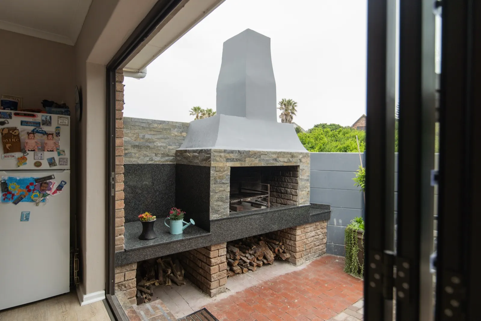 Stone counters in an outdoor entertaining area